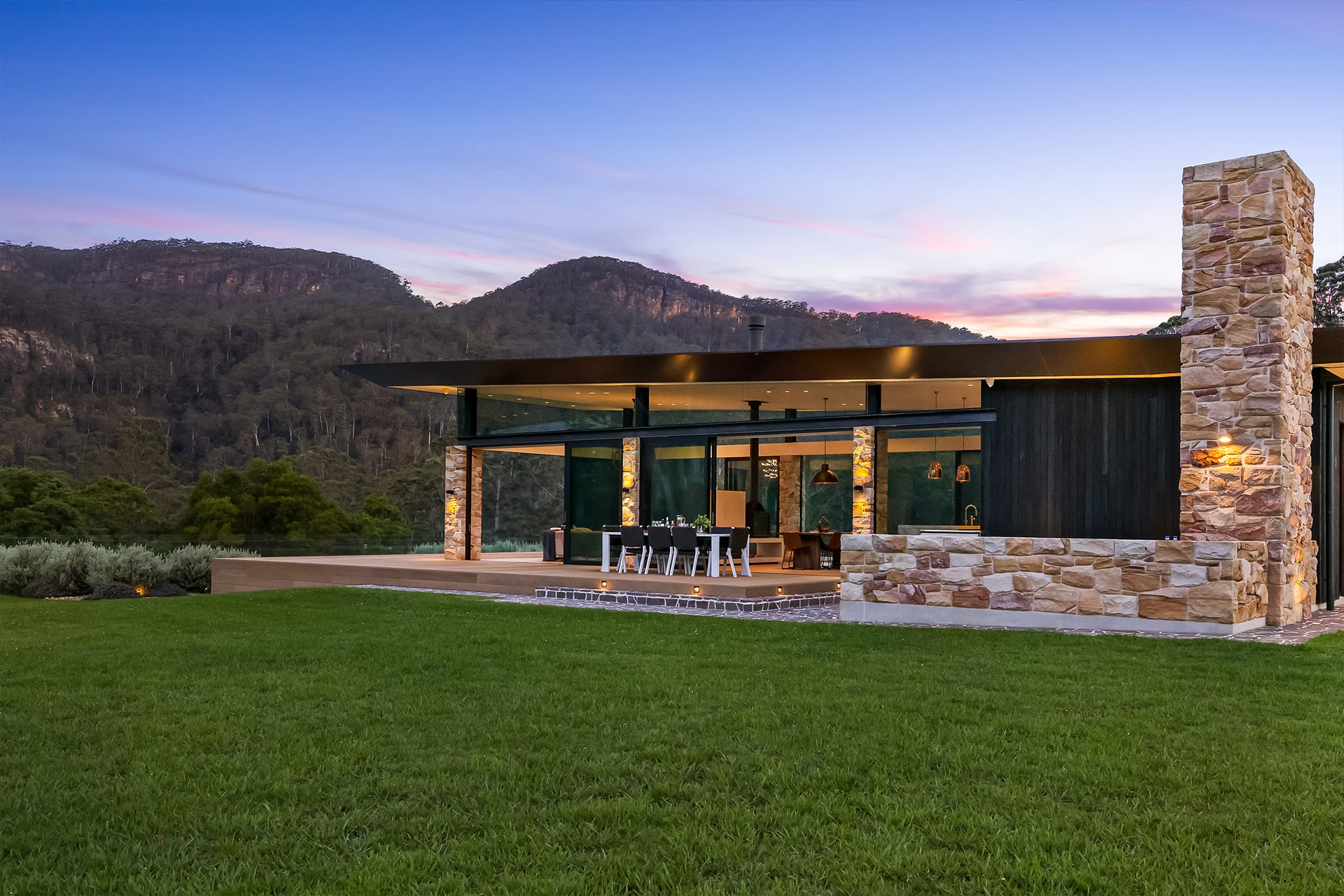 Kangaroo Valley NSW panoramic views from composite deck